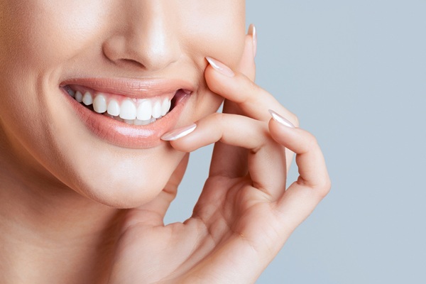 How A Cosmetic Dentist Can Help Improve Your Smile