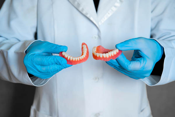 Tips For Caring For Dentures And Oral Hygiene
